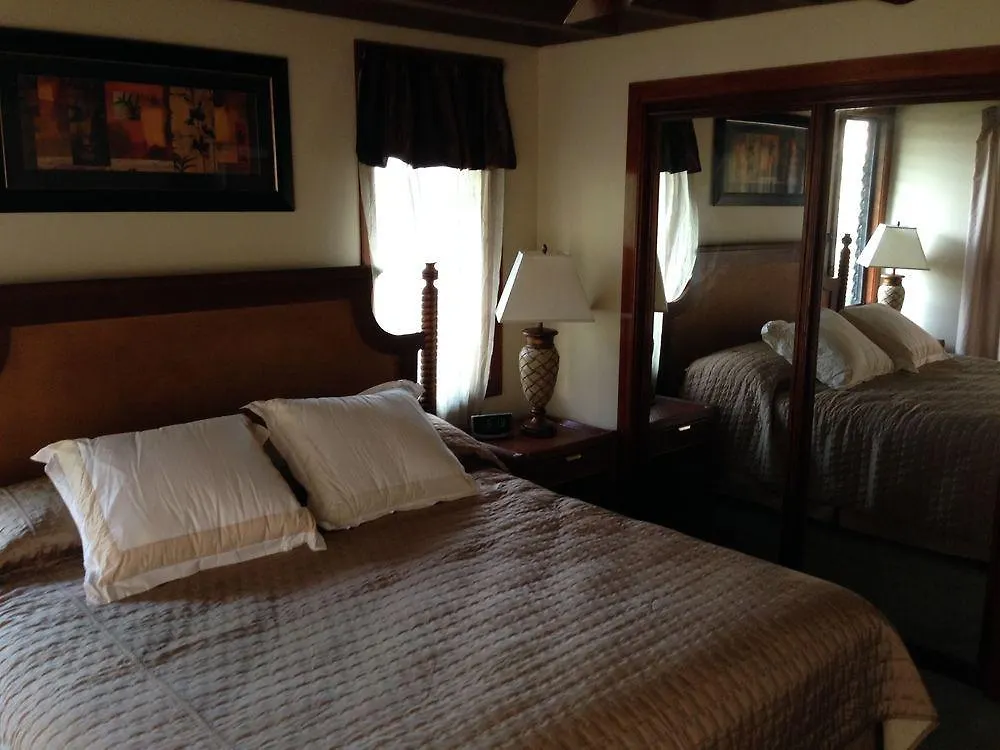 Sunny Poipu Koloa Landing Condos 3*,